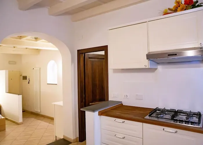 Lovely Portion Of Property Few Steps From Basilica Santa Croce